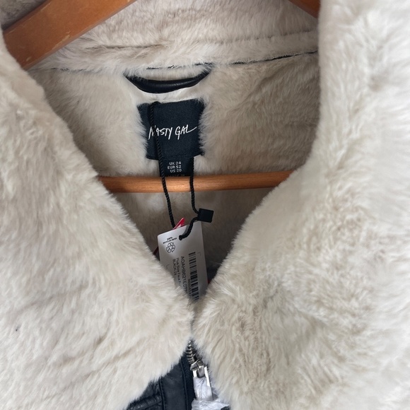 NWT Nasty Gal Women's Faux Fur/vegan leather Black Bomber Jacket Size 24 - Picture 2 of 11